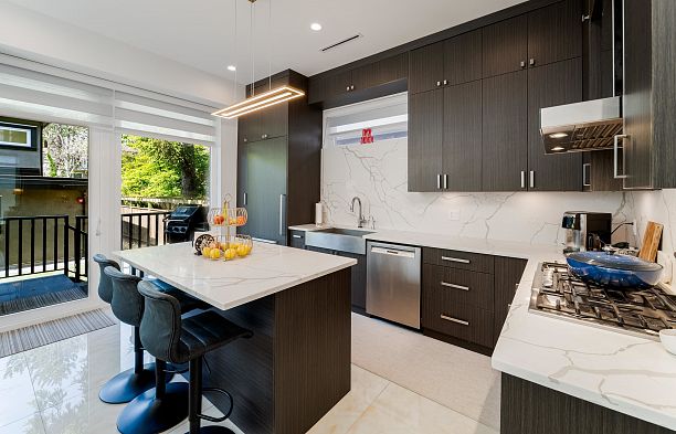 6007 Larch Street Kerrisdale