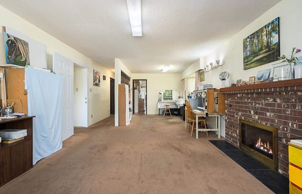 1594 W 68th Avenue S.W. Marine