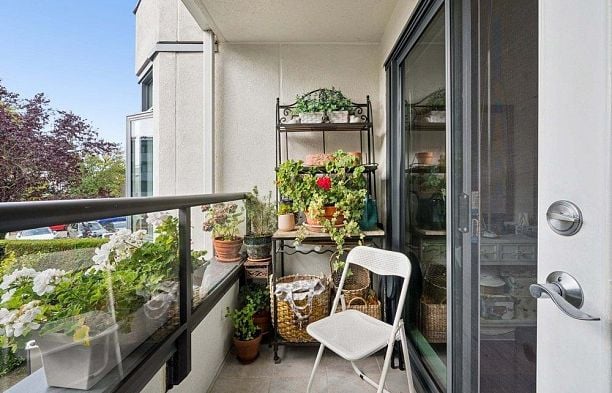 215 456 Moberly Road False Creek