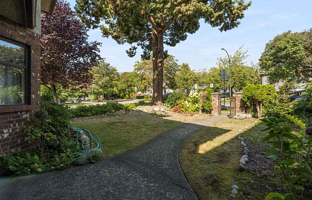 1594 W 68th Avenue S.W. Marine
