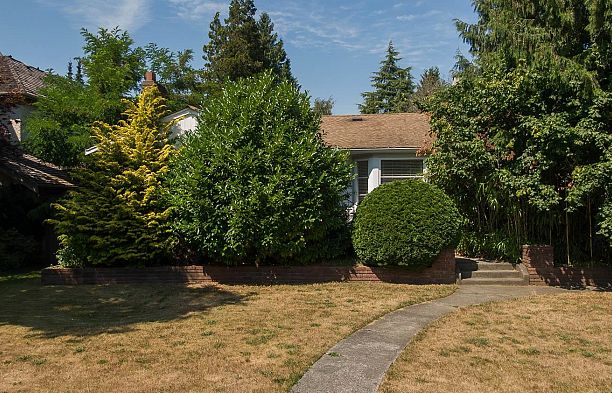 2677 W 35th Avenue MacKenzie Heights