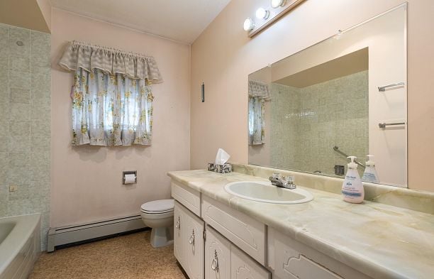 1594 W 68th Avenue S.W. Marine
