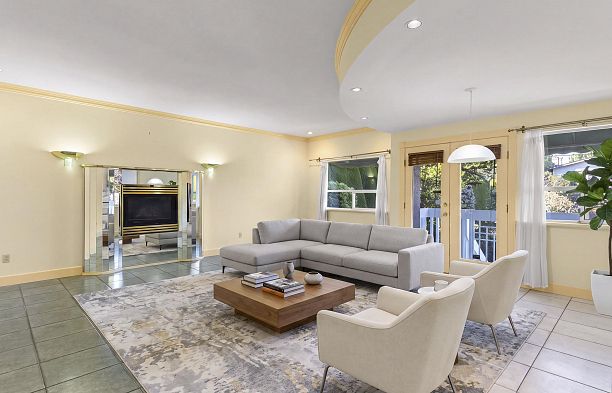 2677 W 34th Avenue MacKenzie Heights