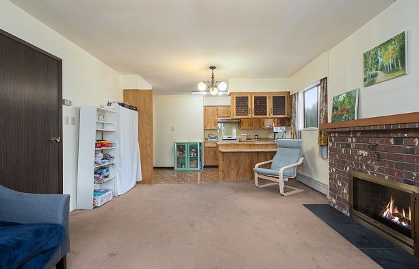 1594 W 68th Avenue S.W. Marine
