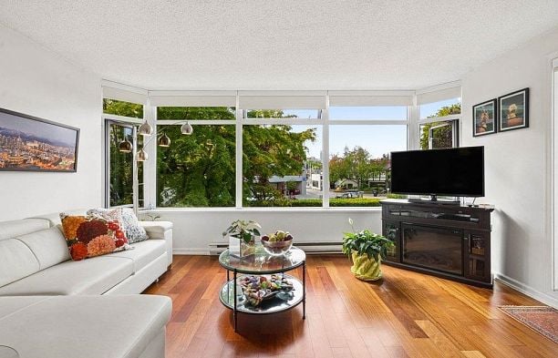 215 456 Moberly Road False Creek