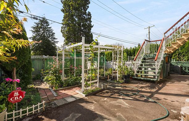 1594 W 68th Avenue S.W. Marine