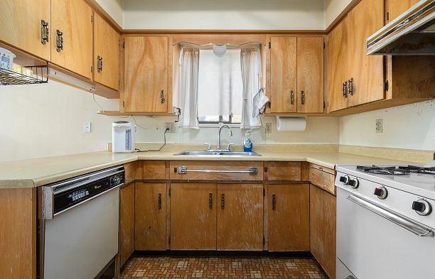 1594 W 68th Avenue S.W. Marine