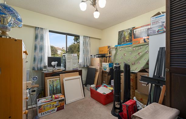 1594 W 68th Avenue S.W. Marine