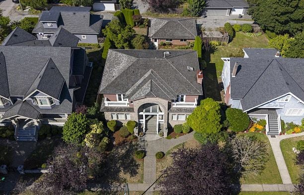 2677 W 34th Avenue MacKenzie Heights