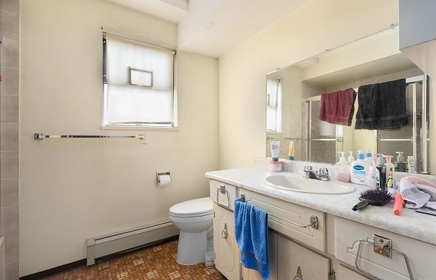 1594 W 68th Avenue S.W. Marine