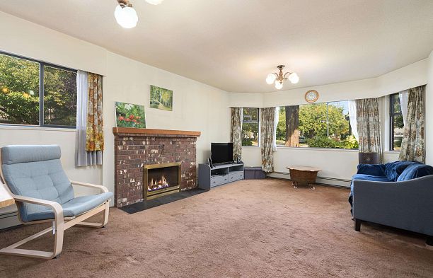1594 W 68th Avenue S.W. Marine