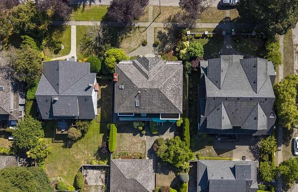 2677 W 34th Avenue MacKenzie Heights