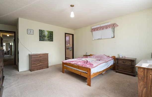 1594 W 68th Avenue S.W. Marine