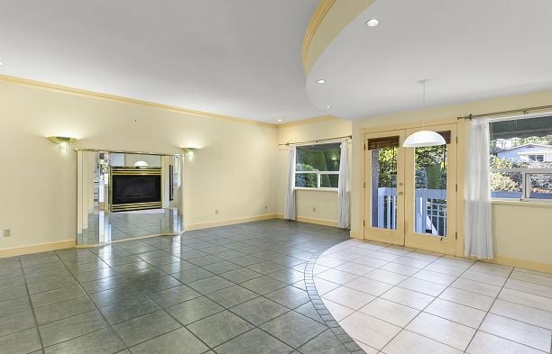 2677 W 34th Avenue MacKenzie Heights