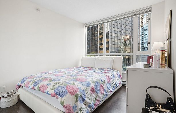 1005 1328 W Pender Street Coal Harbour