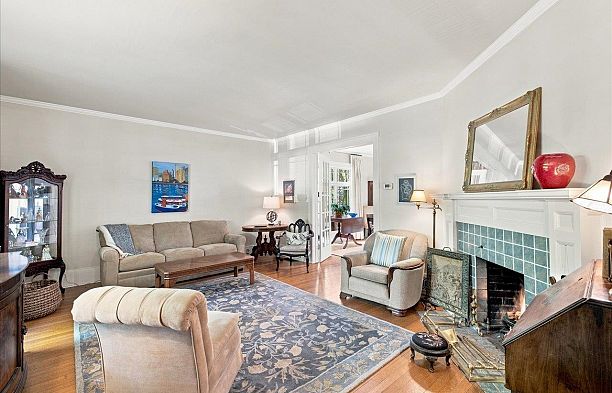 6048 Elm Street Kerrisdale