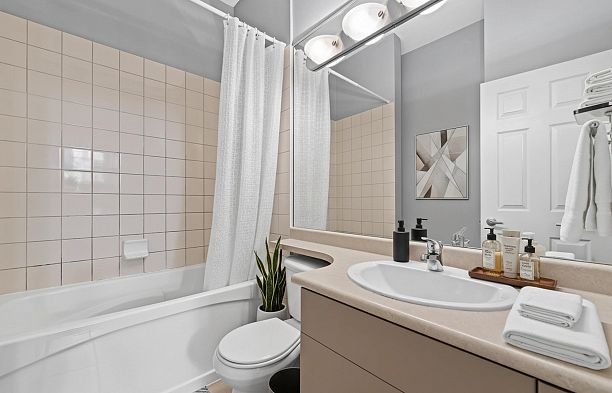 102 2102 W 38th Avenue Kerrisdale