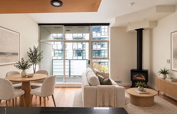 322 8988 Hudson Street Marpole