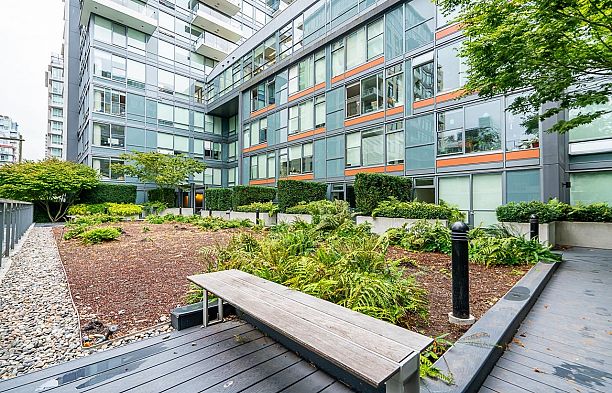 524 1783 Manitoba Street False Creek
