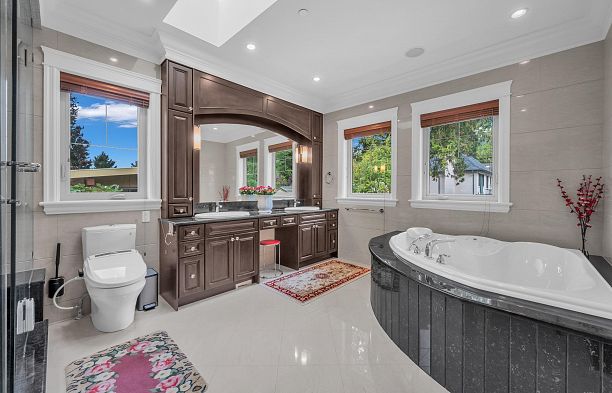 2769 W 49th Avenue Kerrisdale