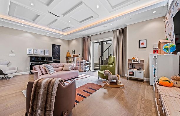 2867 W 44th Avenue Kerrisdale