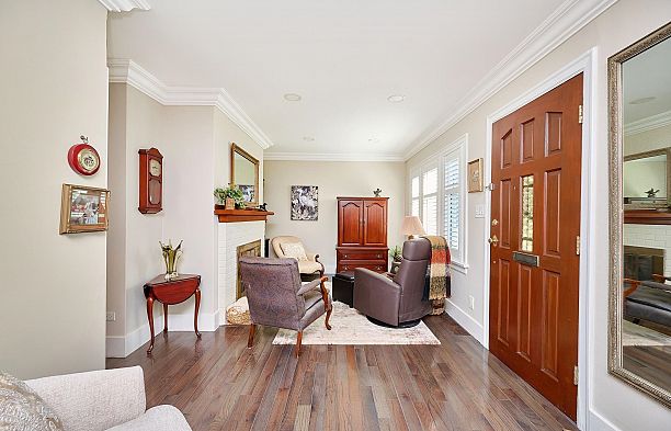 81 E 19th Avenue Main