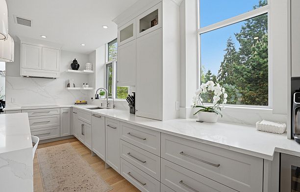 PH711 4759 Valley Drive Quilchena