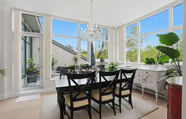 PH711 4759 Valley Drive Quilchena