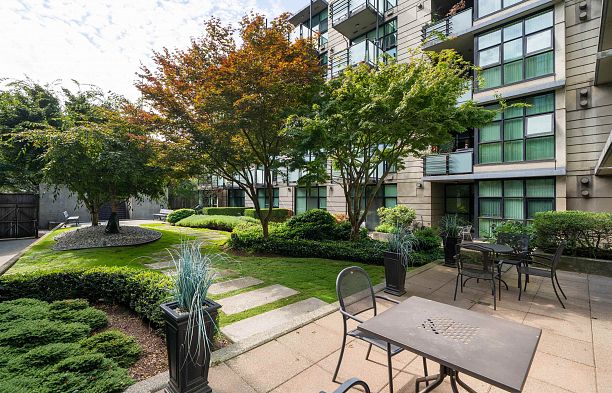 322 8988 Hudson Street Marpole