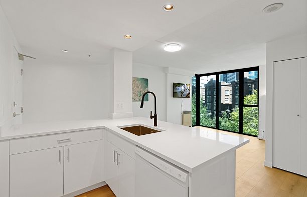 501 1331 W Georgia Street Coal Harbour