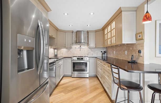 602 1490 Pennyfarthing Drive False Creek