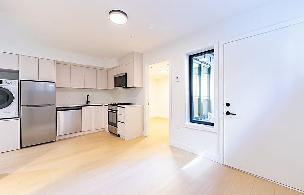 6577 Lime Street S.W. Marine