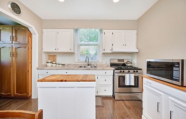 81 E 19th Avenue Main