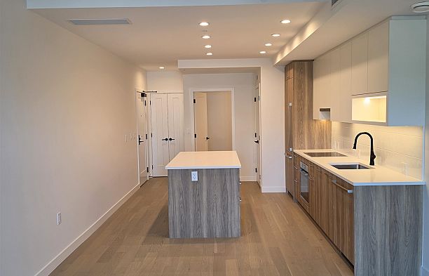 410 8398 Oak Street Marpole