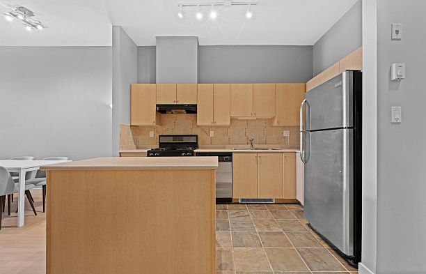 102 2102 W 38th Avenue Kerrisdale
