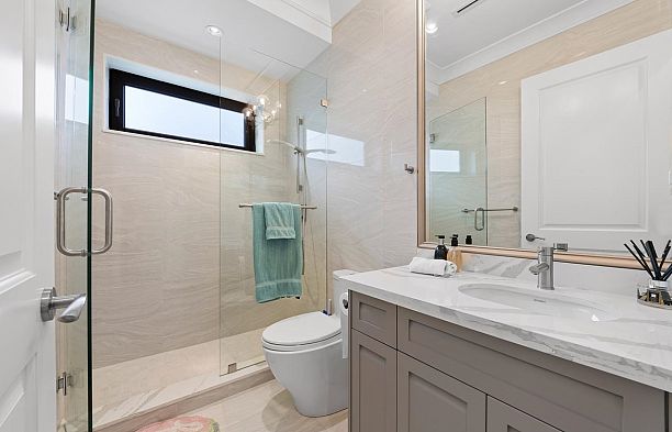 2867 W 44th Avenue Kerrisdale