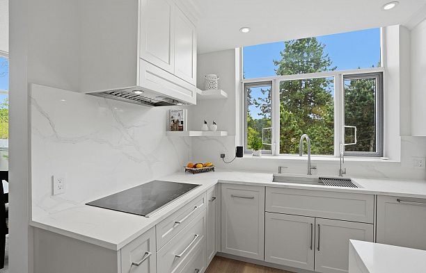 PH711 4759 Valley Drive Quilchena