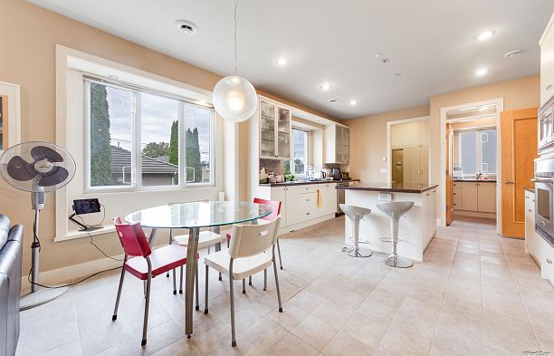 2266 W 20th Avenue Arbutus