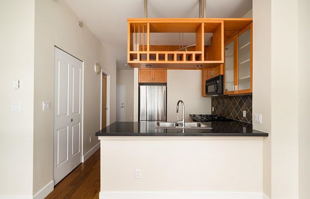 322 8988 Hudson Street Marpole