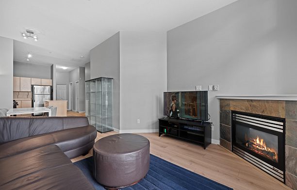102 2102 W 38th Avenue Kerrisdale