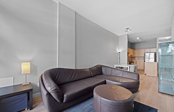 102 2102 W 38th Avenue Kerrisdale