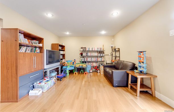 2266 W 20th Avenue Arbutus
