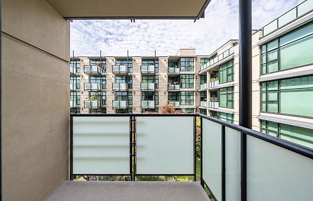 322 8988 Hudson Street Marpole