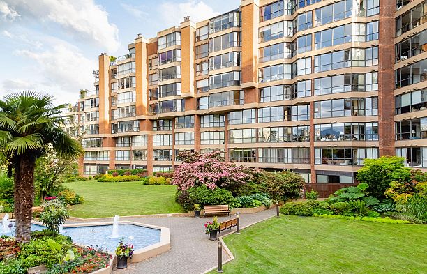 602 1490 Pennyfarthing Drive False Creek