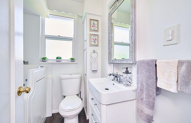 81 E 19th Avenue Main