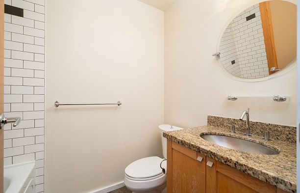 322 8988 Hudson Street Marpole