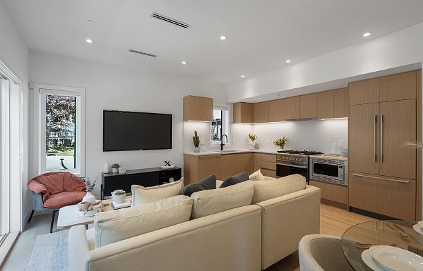 1010 W 52nd Avenue South Granville