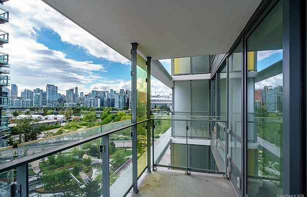 1008 1788 Columbia Street False Creek