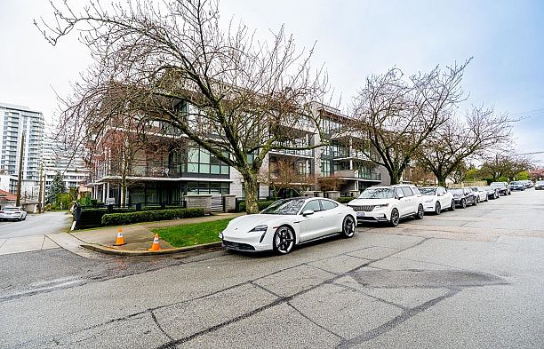 404 458 W 63rd Avenue Marpole