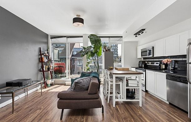 406 2511 Quebec Street Mount Pleasant VE
